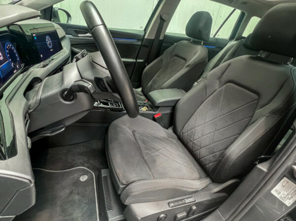 VOLKSWAGEN GOLF VIII SW