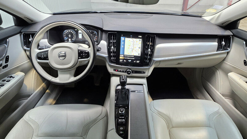 VOLVO V90 CROSS COUNTRY