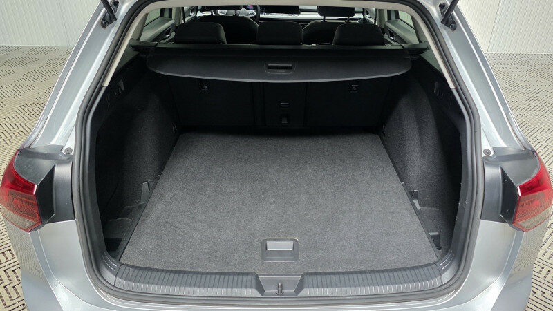 VOLKSWAGEN GOLF VIII SW