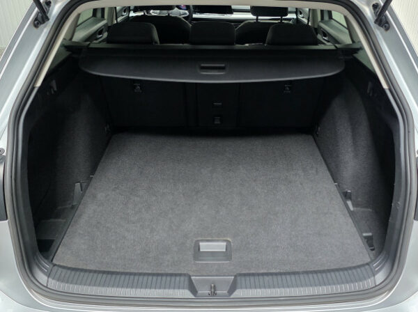 VOLKSWAGEN GOLF VIII SW