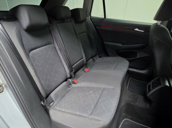 VOLKSWAGEN GOLF VIII SW