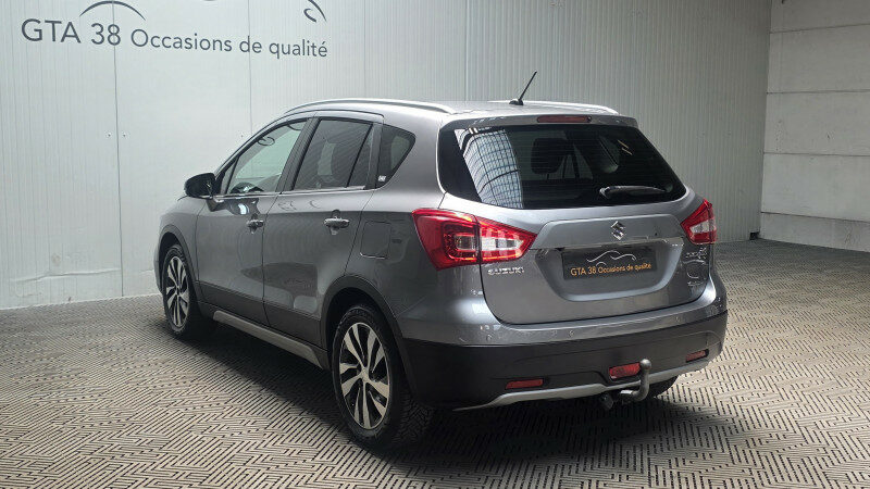 SUZUKI S-CROSS
