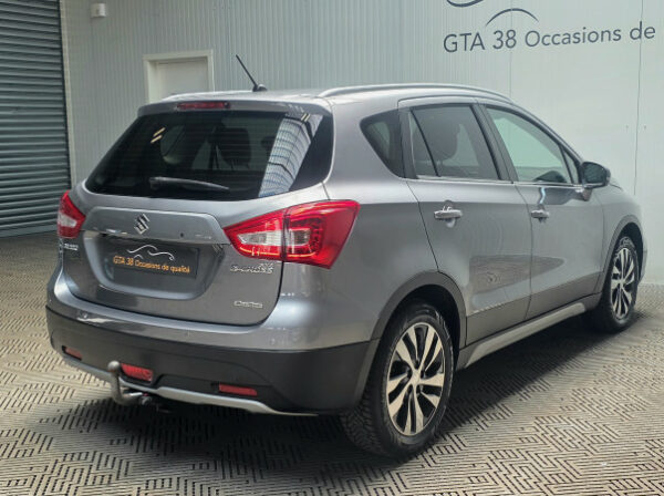 SUZUKI S-CROSS