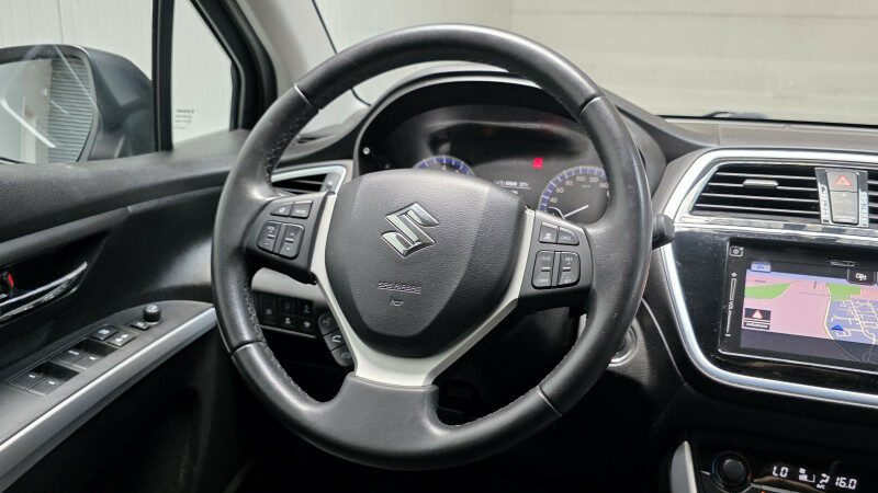 SUZUKI S-CROSS