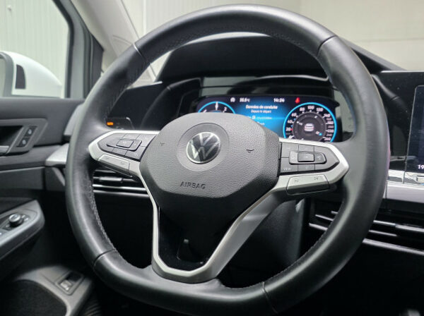 VOLKSWAGEN GOLF VIII