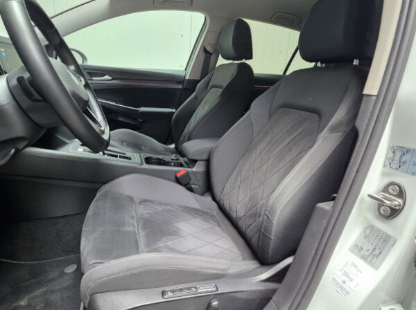 VOLKSWAGEN GOLF VIII