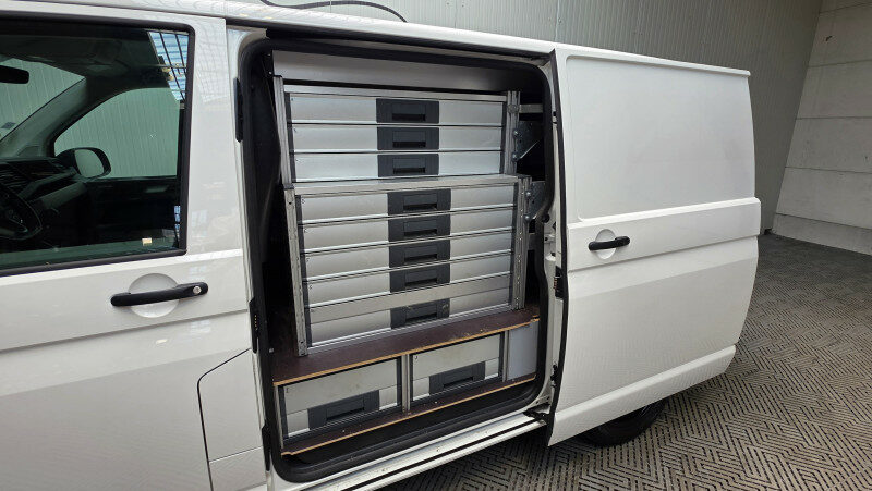 VOLKSWAGEN TRANSPORTER FG