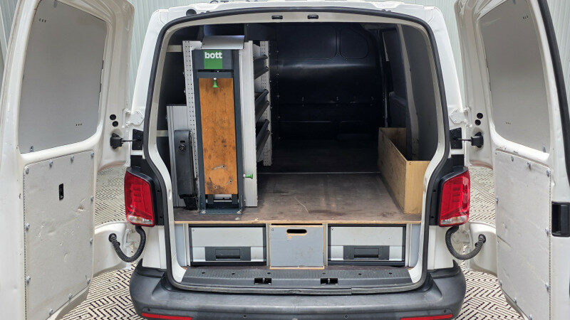 VOLKSWAGEN TRANSPORTER FG