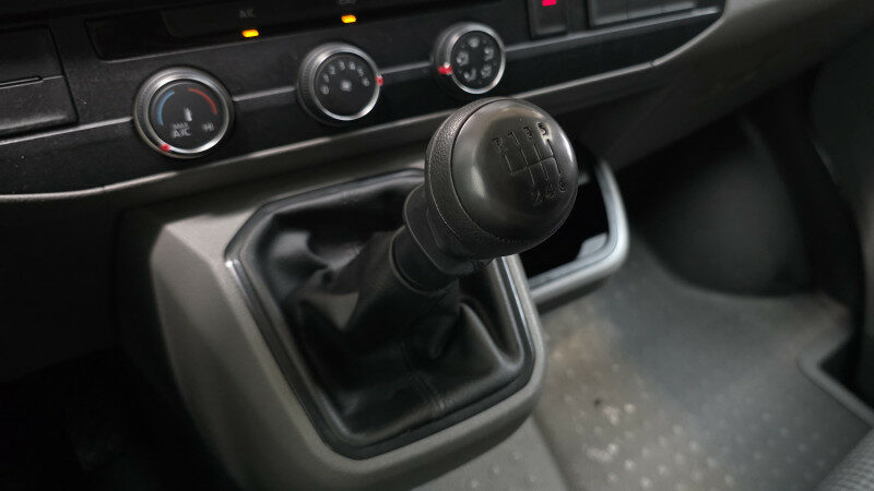 VOLKSWAGEN TRANSPORTER FG