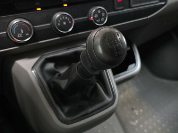 VOLKSWAGEN TRANSPORTER FG