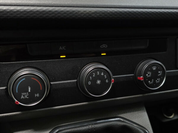 VOLKSWAGEN TRANSPORTER FG