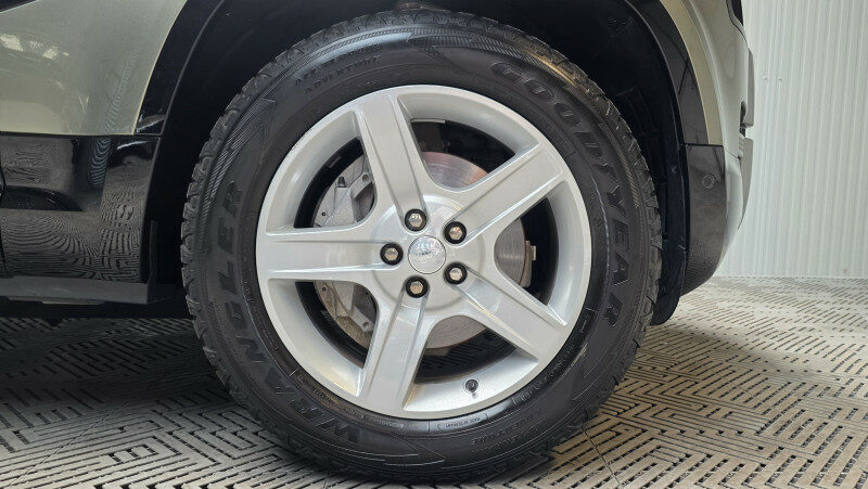 LAND-ROVER DEFENDER