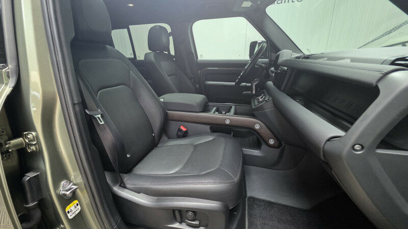 LAND-ROVER DEFENDER