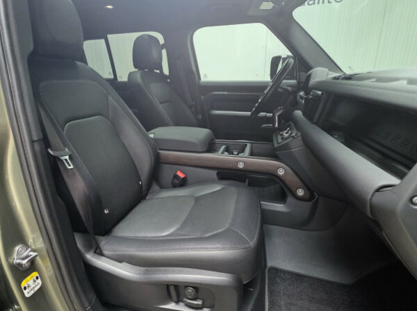 LAND-ROVER DEFENDER