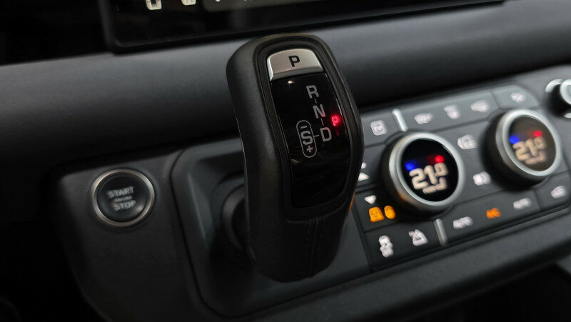 LAND-ROVER DEFENDER