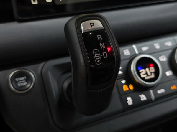 LAND-ROVER DEFENDER