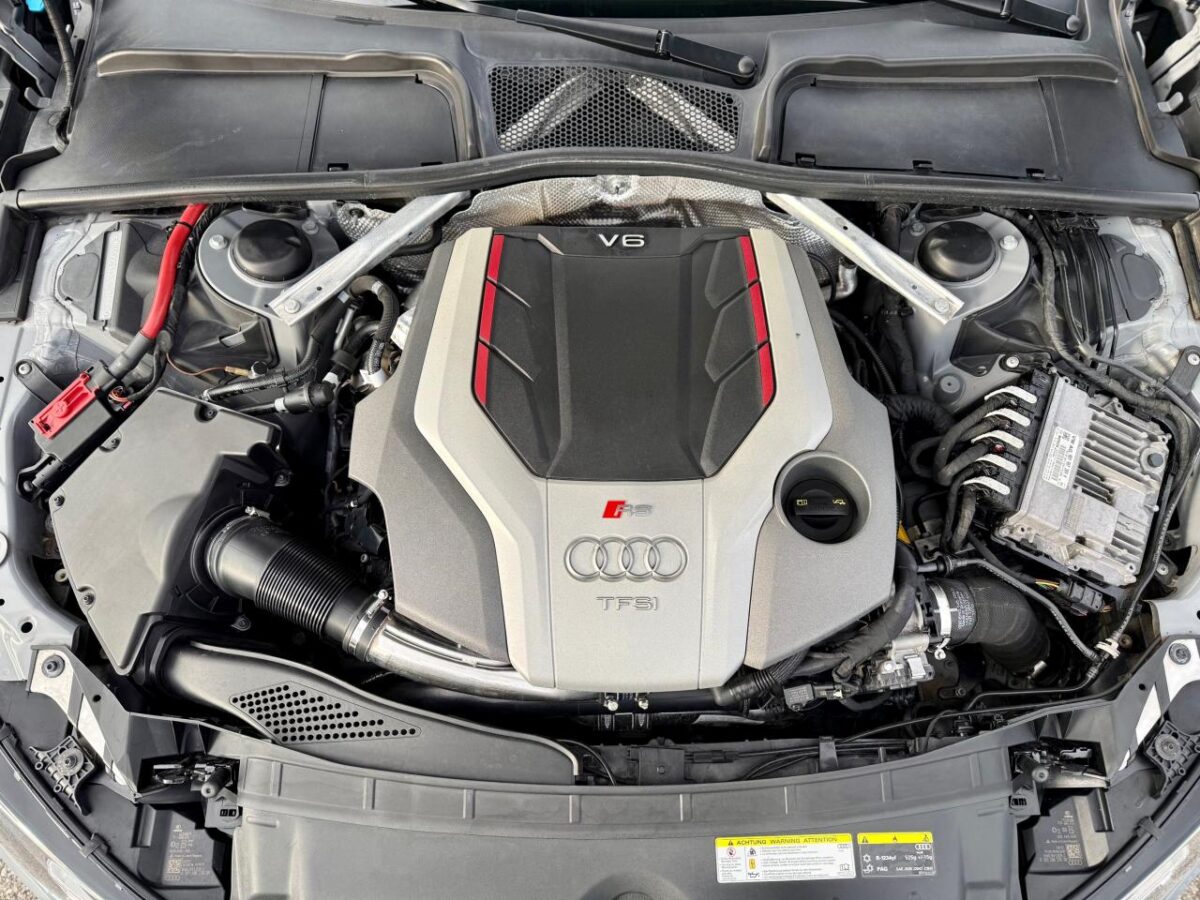 AUDI RS4 AVANT