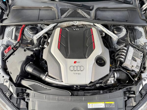 AUDI RS4 AVANT