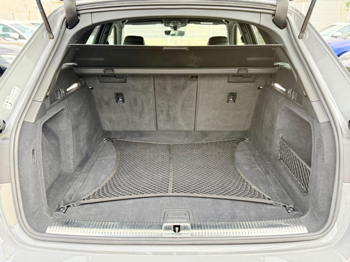 AUDI RS4 AVANT