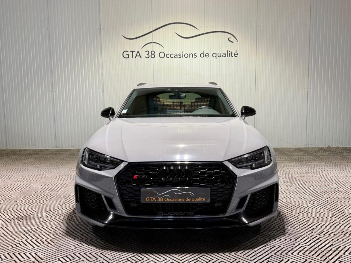 AUDI RS4 AVANT
