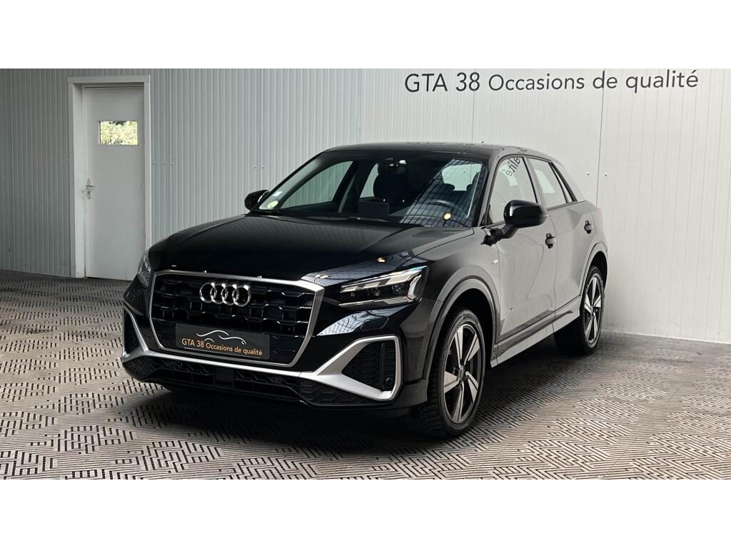 AUDI Q2