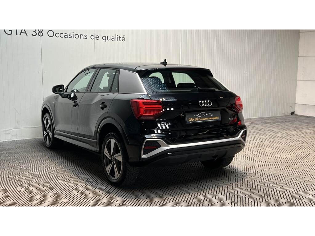 AUDI Q2