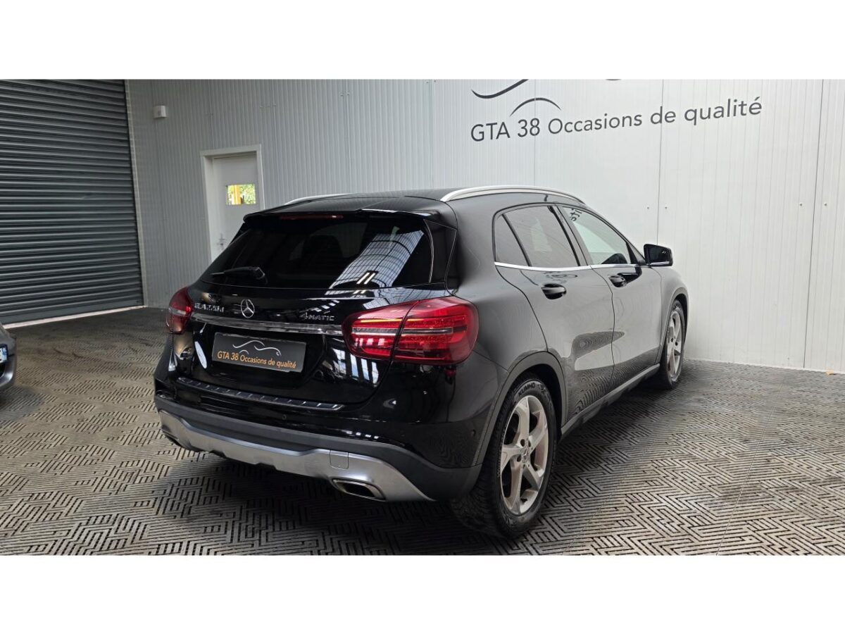 MERCEDES CLASSE GLA