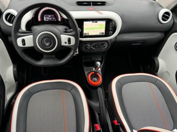 RENAULT TWINGO