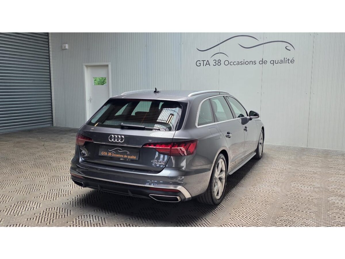 AUDI A4 AVANT