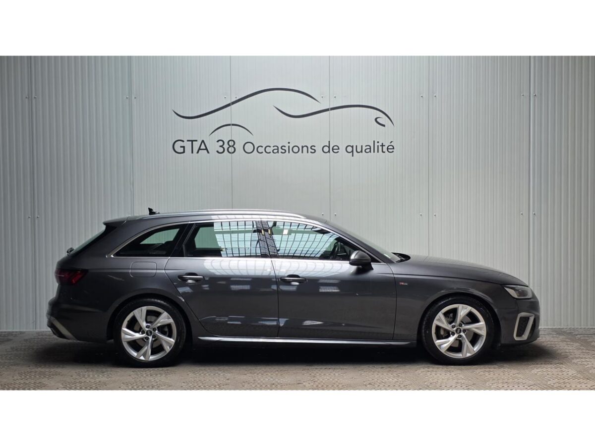AUDI A4 AVANT