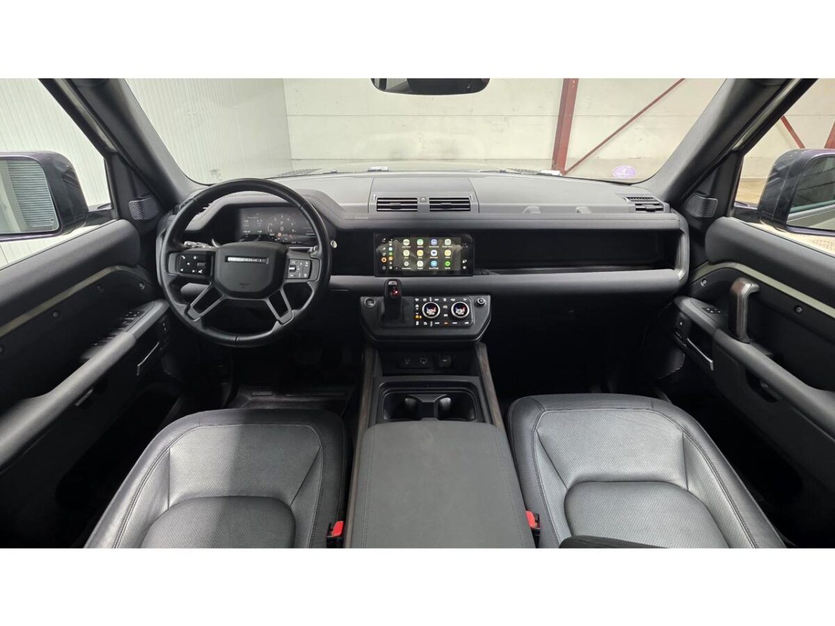 LAND ROVER DEFENDER