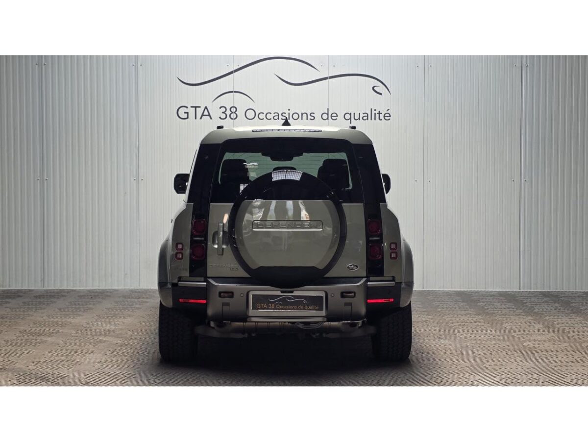 LAND ROVER DEFENDER