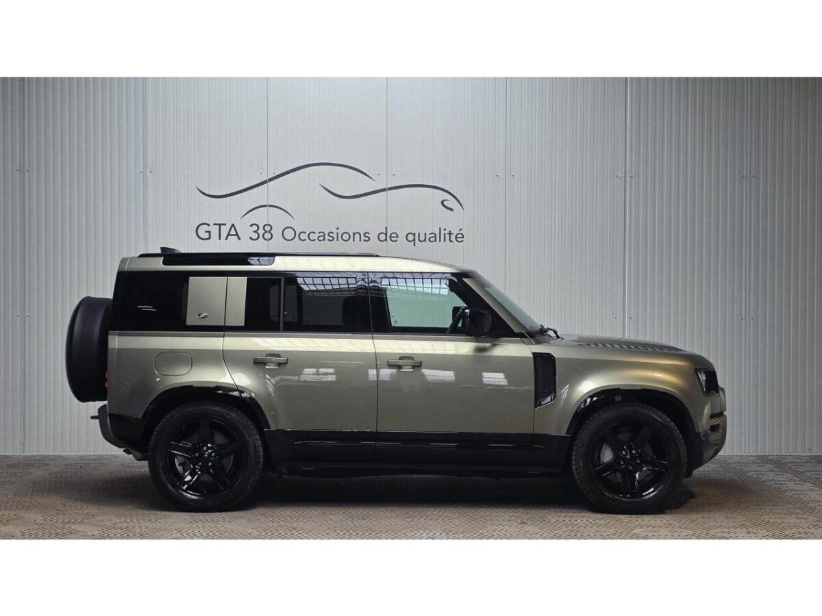 LAND ROVER DEFENDER