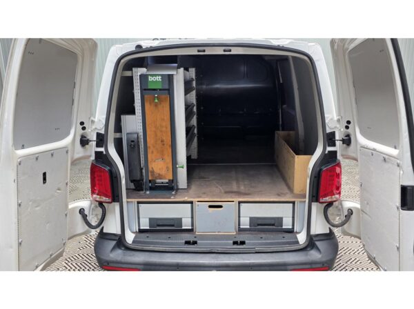 VOLKSWAGEN TRANSPORTER